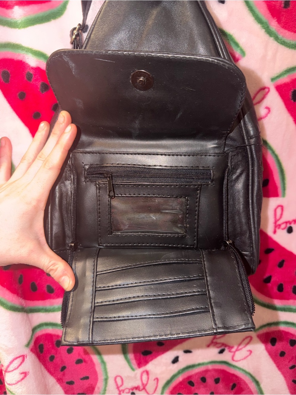 🖤 Convertible Crossbody Sling Backpack - Picture 4 of 7
